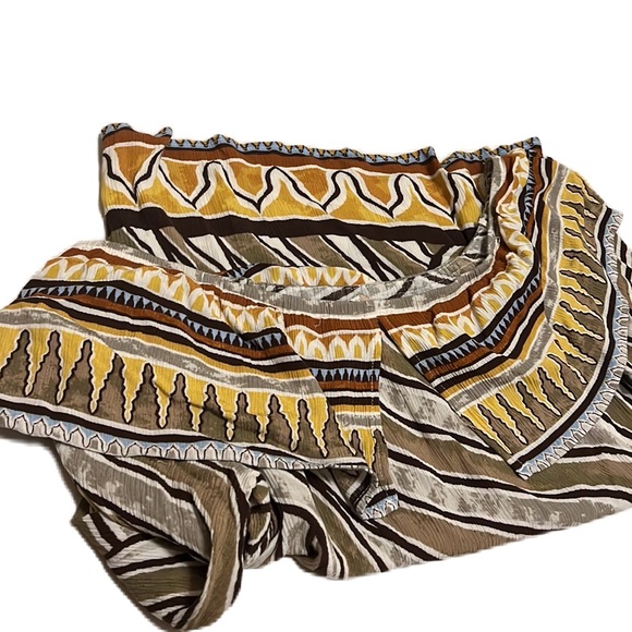 CHICO’S, On/Off Shoulder, 100% Rayon, Elastic End Sleeves Top, Multi Colors, 2 - Picture 4 of 7